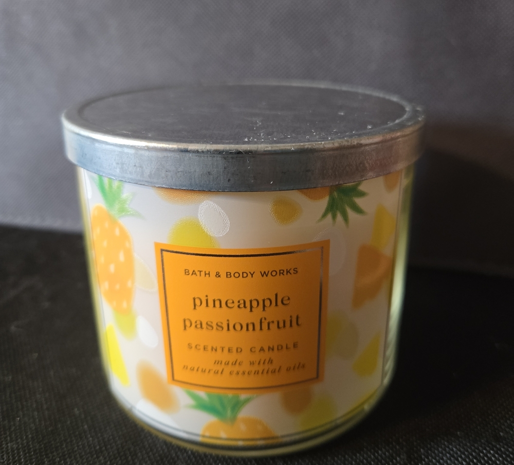 New Bath & Body Works Pineapple Passionfruit 3 Wick Candle - Yellow and Silver
